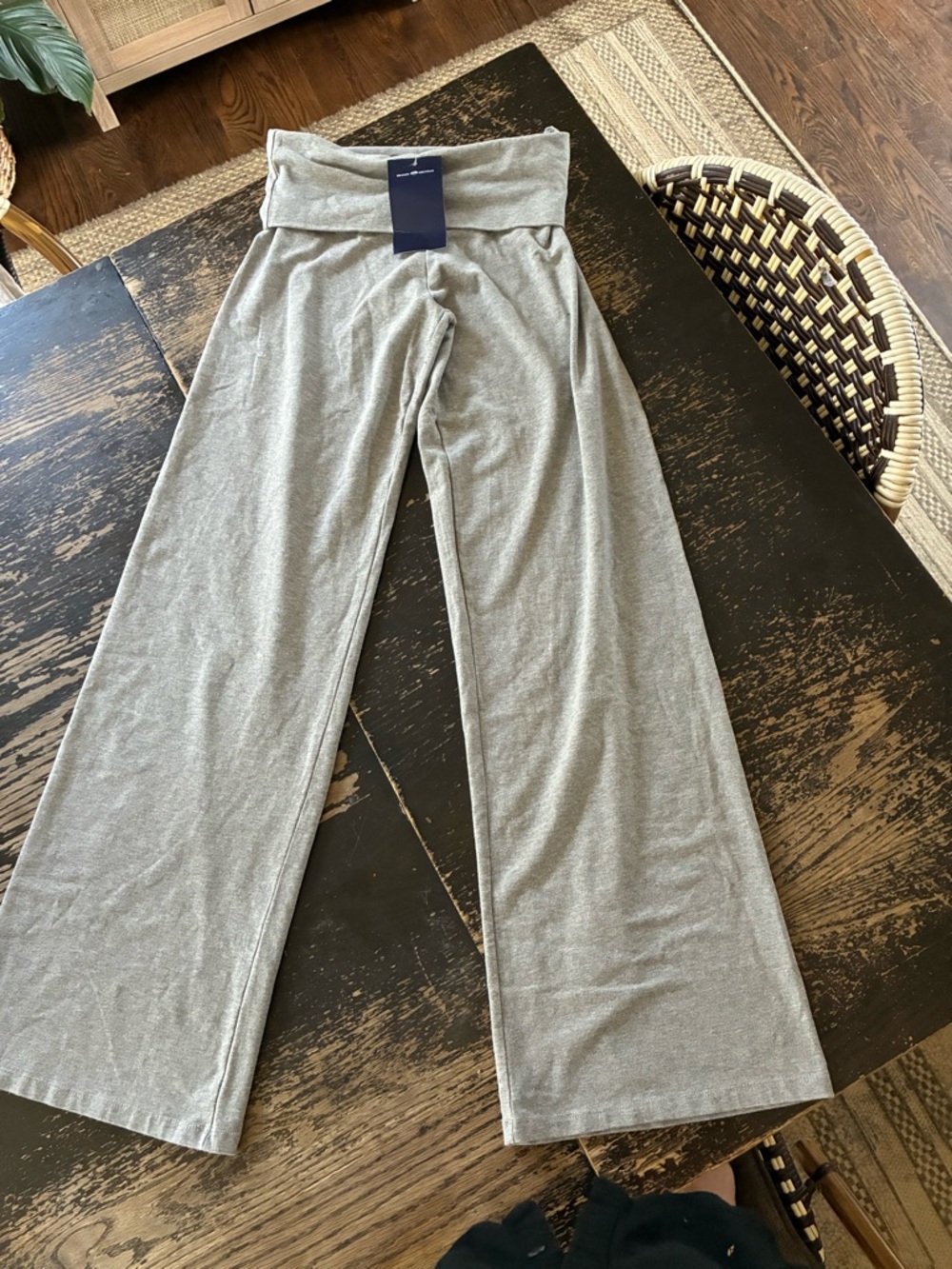Brandy Melville “Priscilla” fold over pants NWT - Picture 3 of 5